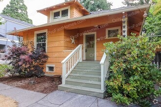 Building Photo - 5114 SE 58th Ave
