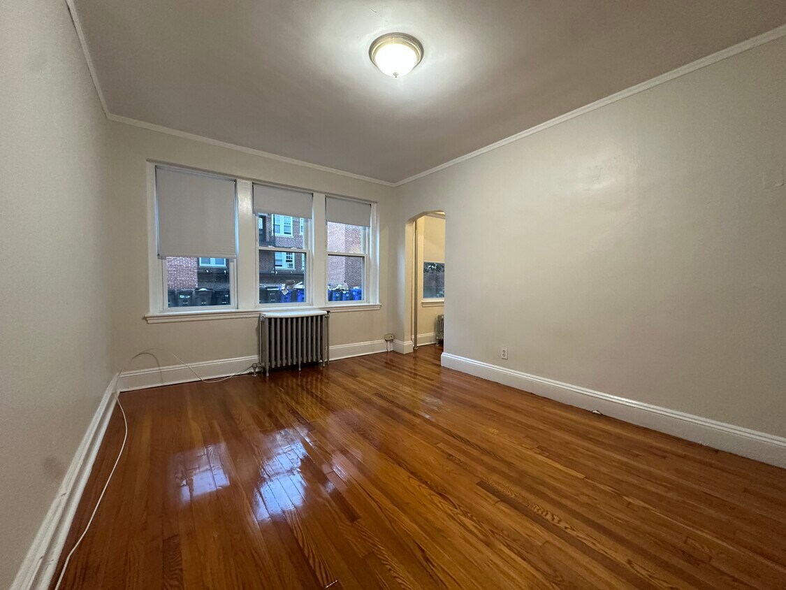 Primary Photo - 75 Strathmore Rd
