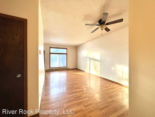 Building Photo - 3 br, 2.5 bath House - 1539 34 1/2 Avenue ...