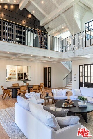 Foto del edificio - 6950 Dume Dr