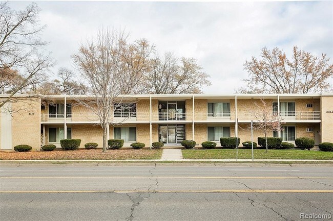 Foto del edificio - 3314 Greenfield Rd