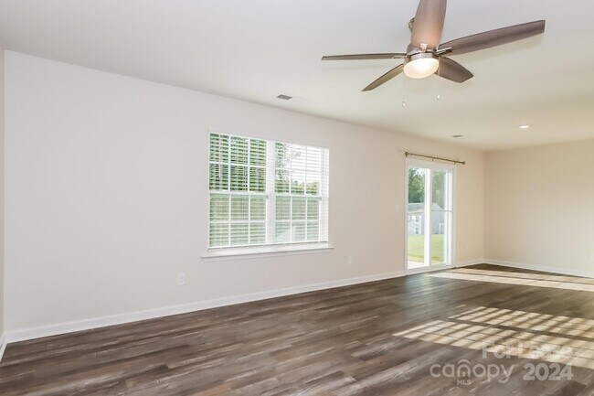 Building Photo - 7894 Shallowbrook Dr