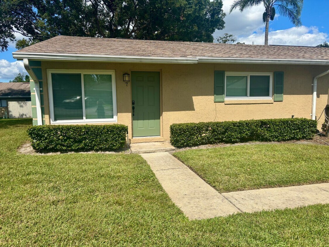 Primary Photo - Beautiful, newly renovated 3/2 Condo in a ...