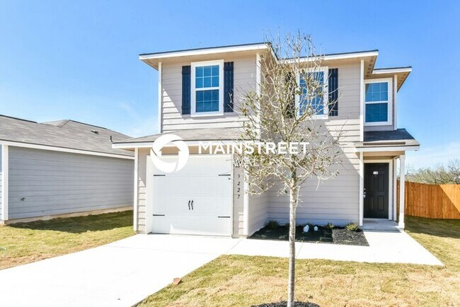Building Photo - 3 Bedroom Pet-Friendly Home in San Antonio, TX with Main Street Renewal