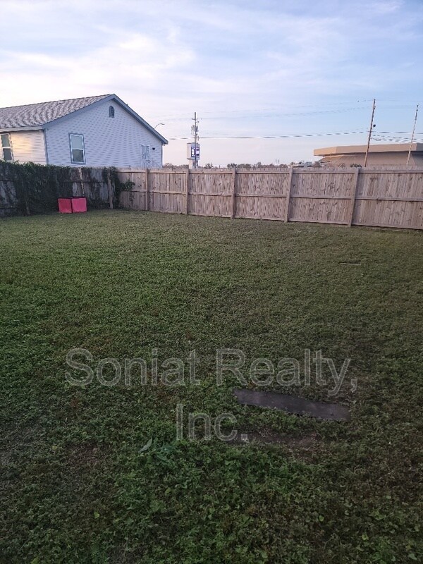 Foto del edificio - 2715 Frankfort St