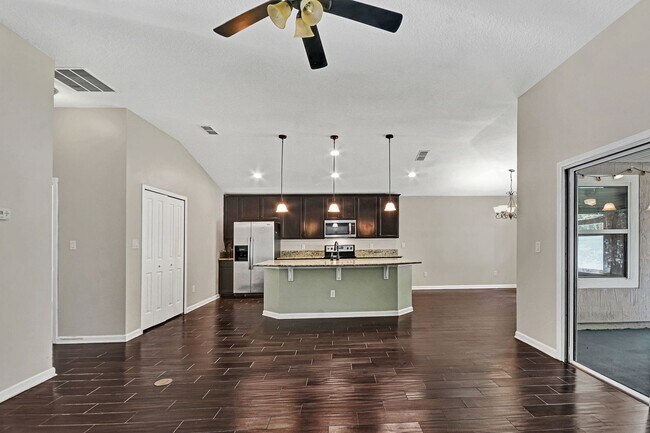 Building Photo - 4 bedroom/ 2 bath home in World Golf Village