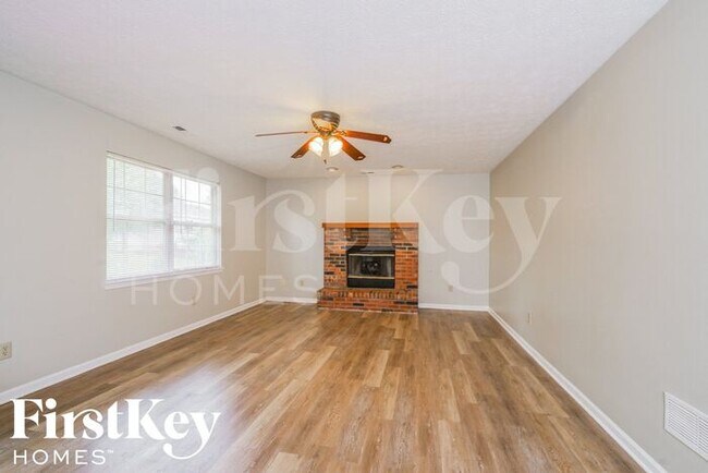 Foto del edificio - 1445 Hunters Ln