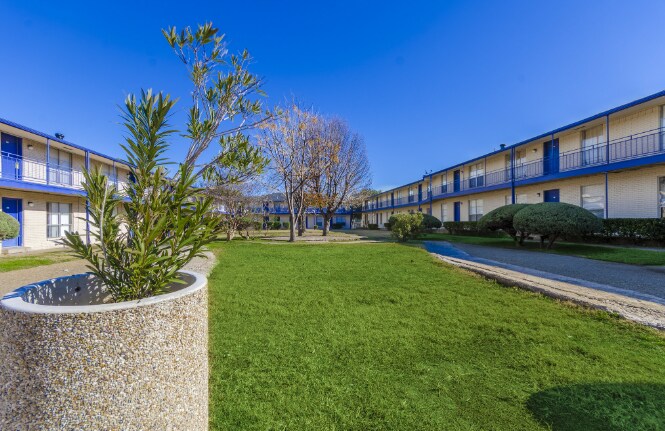 Building Photo - 320 S Jupiter Rd