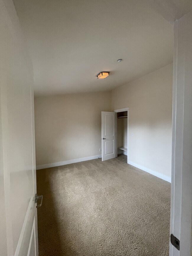 Foto del edificio - 834 N 145th Ln
