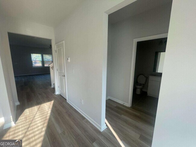 Building Photo - 3156 Morris Hills Dr