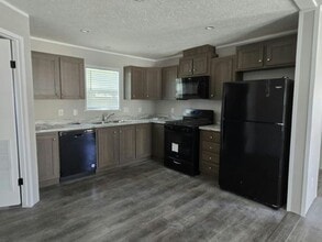 Building Photo - 378 Raven Ln