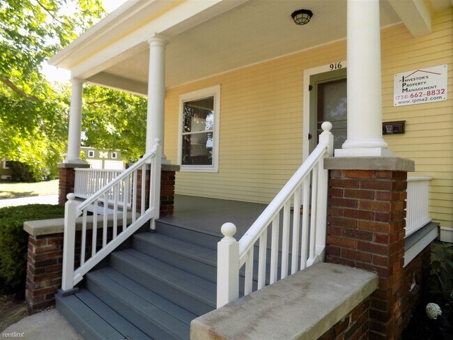 Building Photo - 4 br, 2 bath House - 916 S Main St 916 S. ...