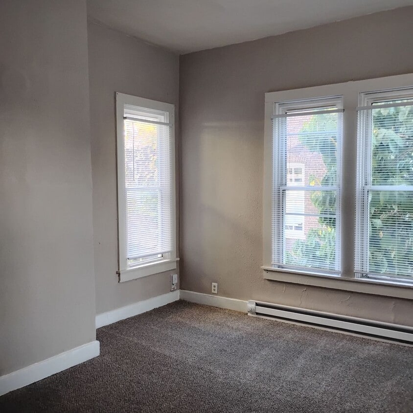 Primary Photo - 217 Perrin Ave