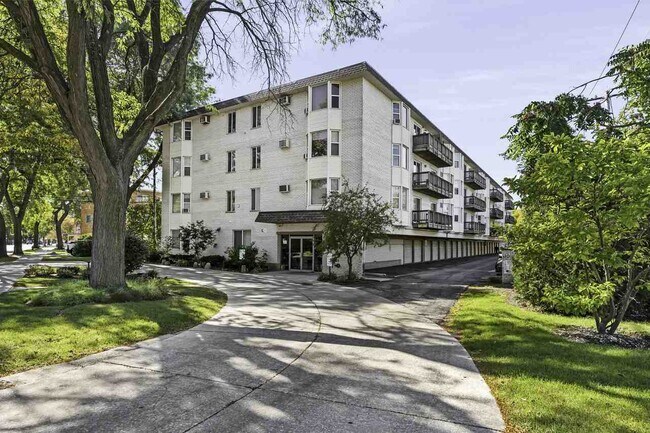 Building Photo - 8232 Niles Center Rd