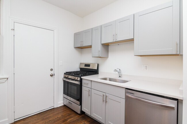 Foto del edificio - 6581 N Lakewood Ave