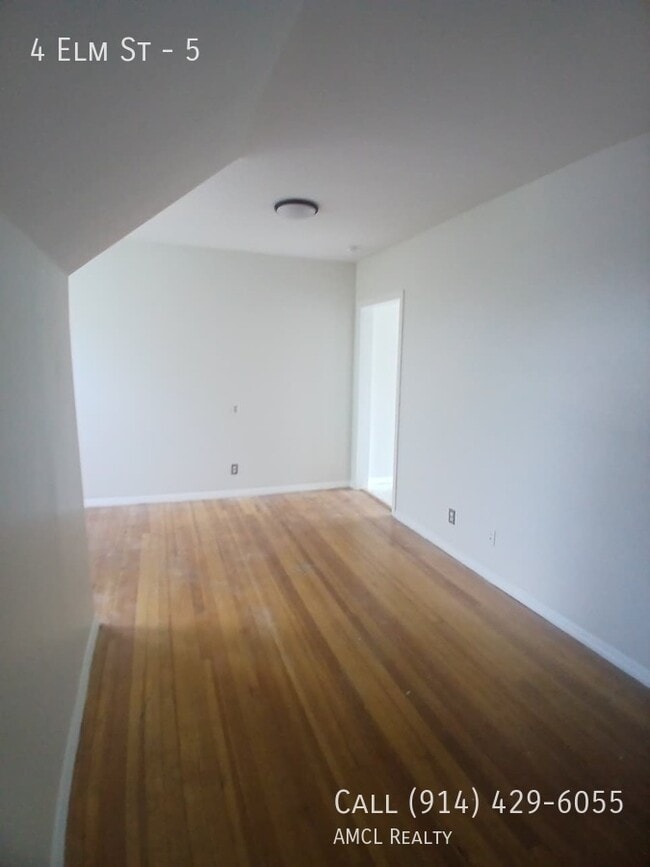 Building Photo - 4 Elm St
