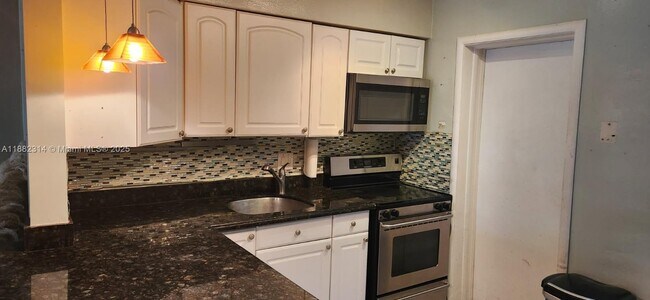 Foto del edificio - 2433 NW 9th Terrace