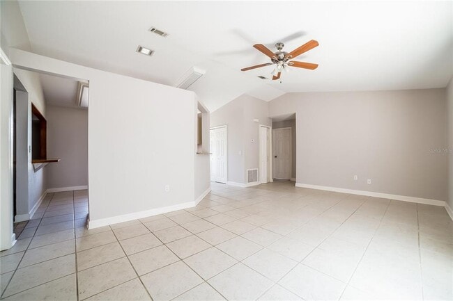 Foto del edificio - 631 Blackstone Ave