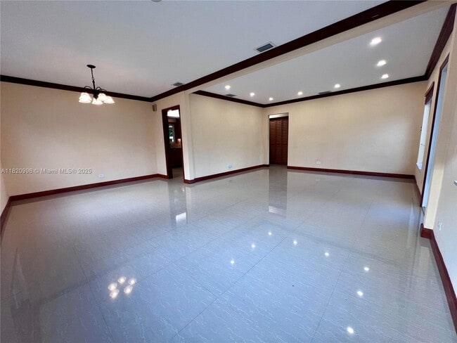 Building Photo - 6225 SW 26th St