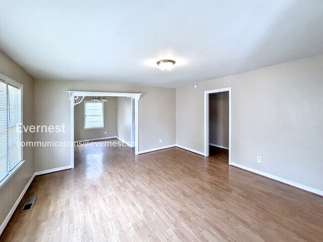 Foto del edificio - 2320 5th St NW