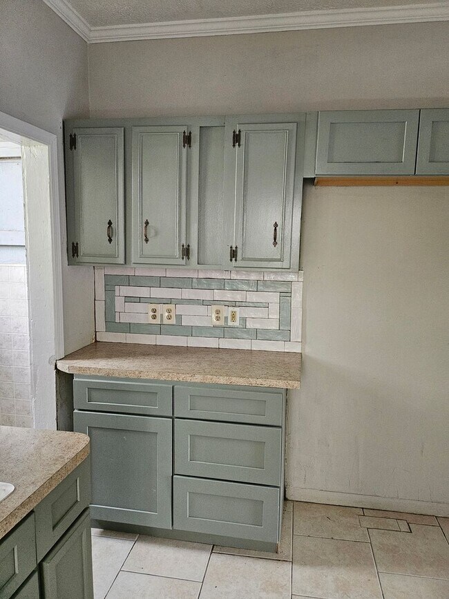 Foto del edificio - 3 Bed/1bath