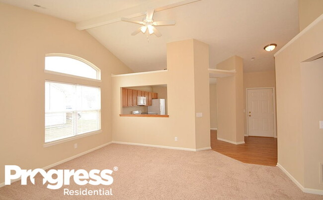 Building Photo - 3240 Creekshore Dr