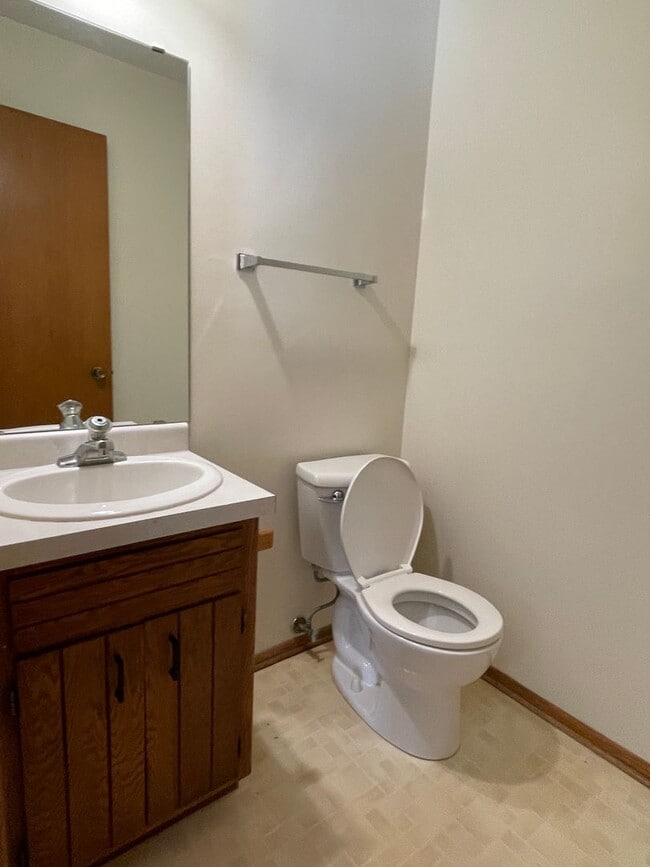 Building Photo - Two Bedroom Home in Rochester MN