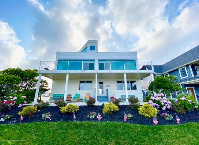 Foto del edificio - 709 N Ocean Ave