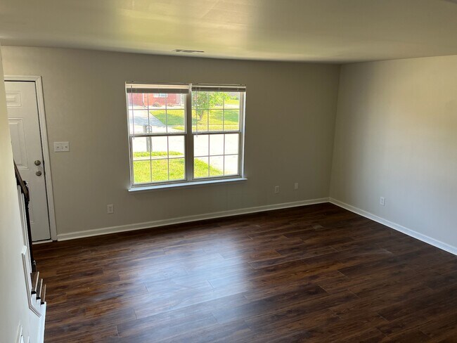 Building Photo - Garnett