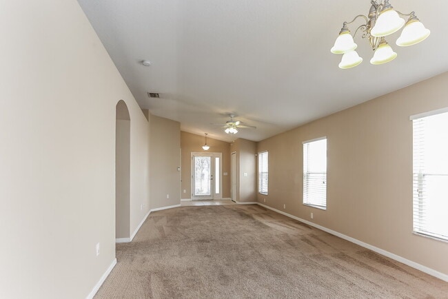 Building Photo - 7804 Maroon Peak Dr