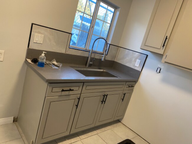 Foto del edificio - 9142 Walnut St