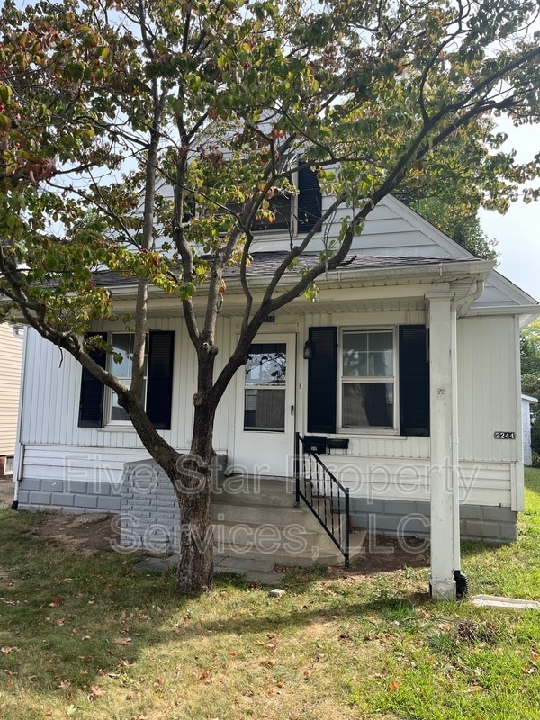 Building Photo - 2244 S 9th St