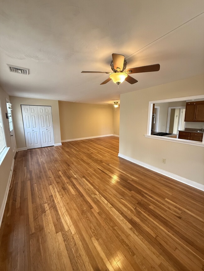 Building Photo - 190 Institute Rd