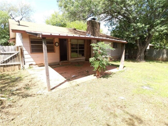 Building Photo - 521 Chisholm Valley Dr
