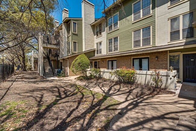Foto del edificio - 9611 Walnut St