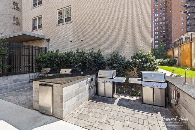 Foto del edificio - 3950 N Lake Shore Dr