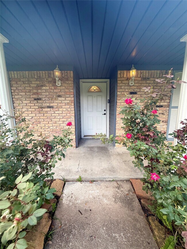 Foto del edificio - 5422 Winding Way Dr