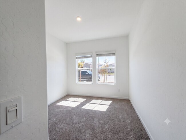 Foto del edificio - 3323 N Contessa Ave