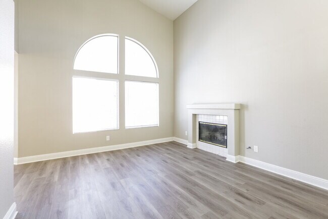 Building Photo - 1825 Klamath Falls Way