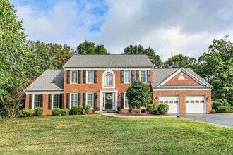 Building Photo - 6000 Blackstone Blvd