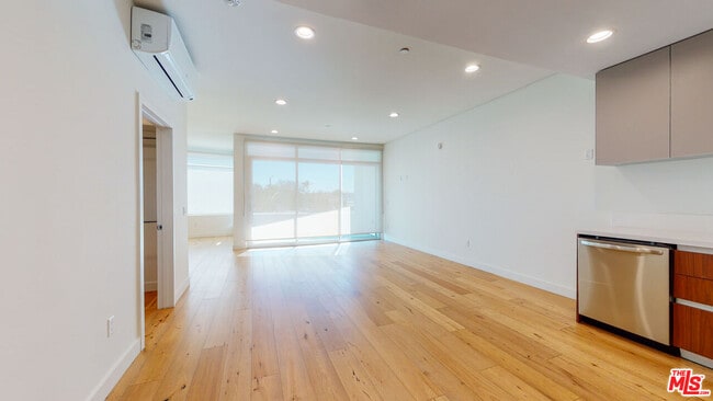 Foto del edificio - 938 Orange Grove Ave
