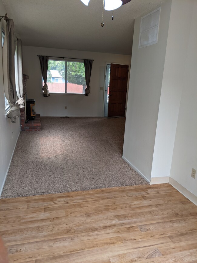 Foto del edificio - 1363 Waterloo Ln