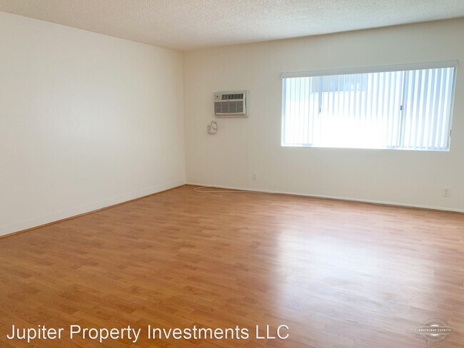 Foto del edificio - 5222-5228 Hermitage Ave