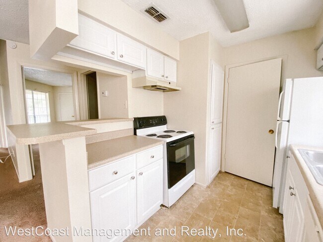 Foto del edificio - 8754 Mallard Reserve Dr