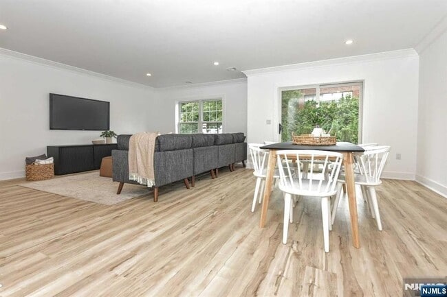 Building Photo - 120 Collignon Way