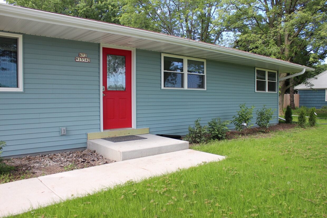 Primary Photo - N72W15542 Good Hope Rd