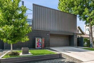 Building Photo - 4305 Roseland Ave