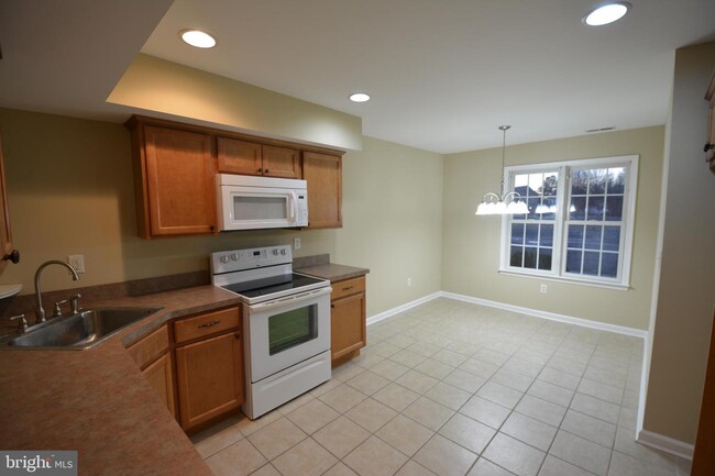 Building Photo - 1103 Laurel Ct
