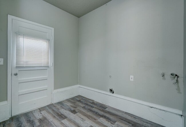 Building Photo - 4 bed, 1.5 bath home in okc,ok
