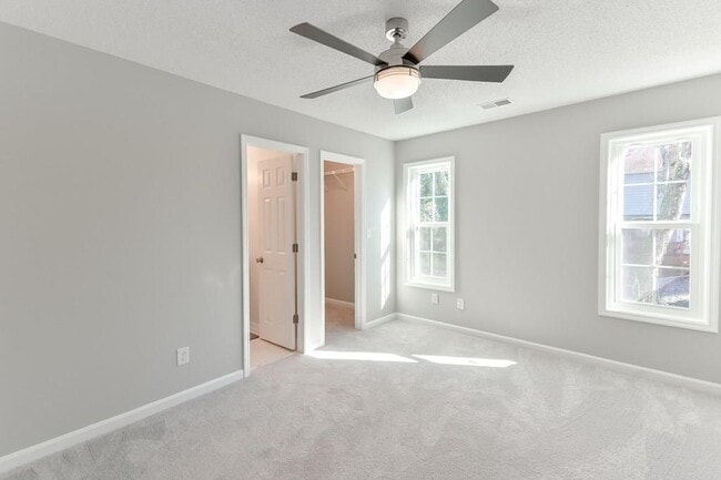 Building Photo - 5007 Laurel Springs Way SE